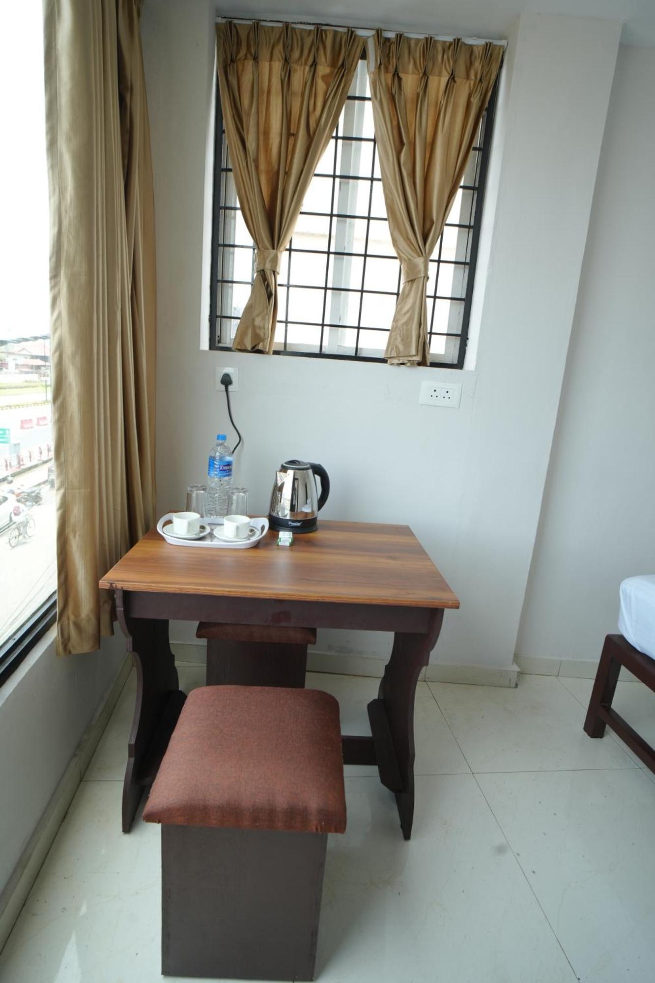 Port View Residency Pvr Hotel Nedumbassery Kültér fotó