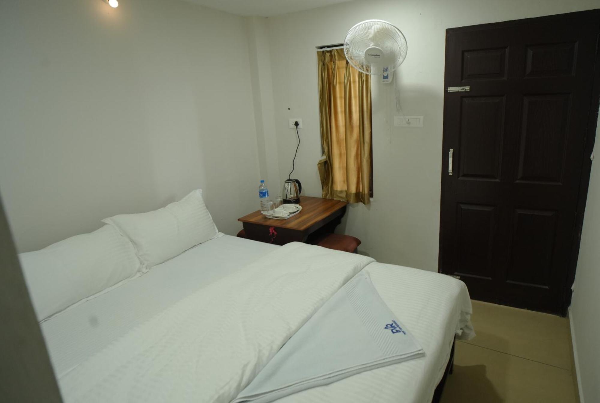 Port View Residency Pvr Hotel Nedumbassery Kültér fotó