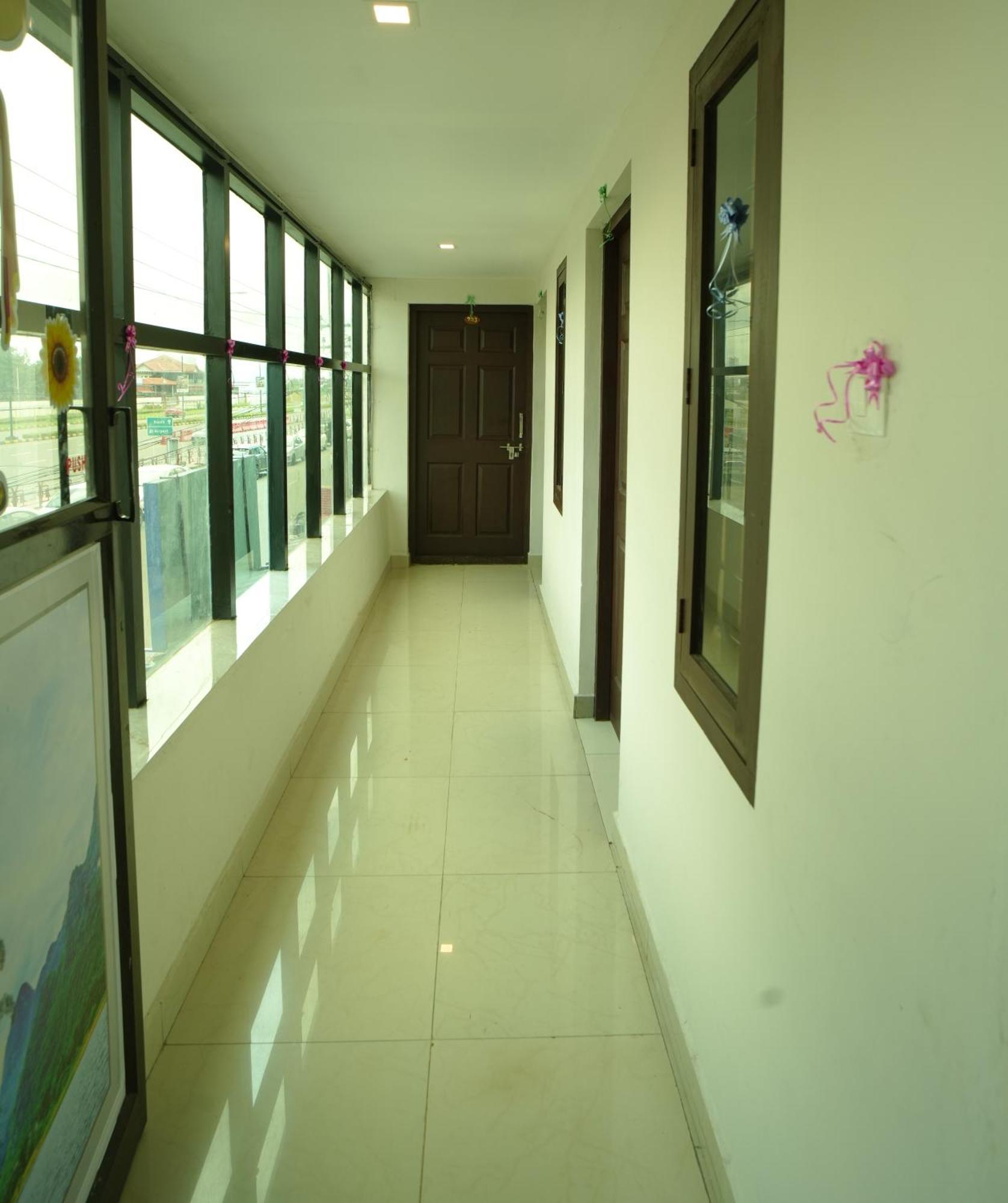 Port View Residency Pvr Hotel Nedumbassery Kültér fotó