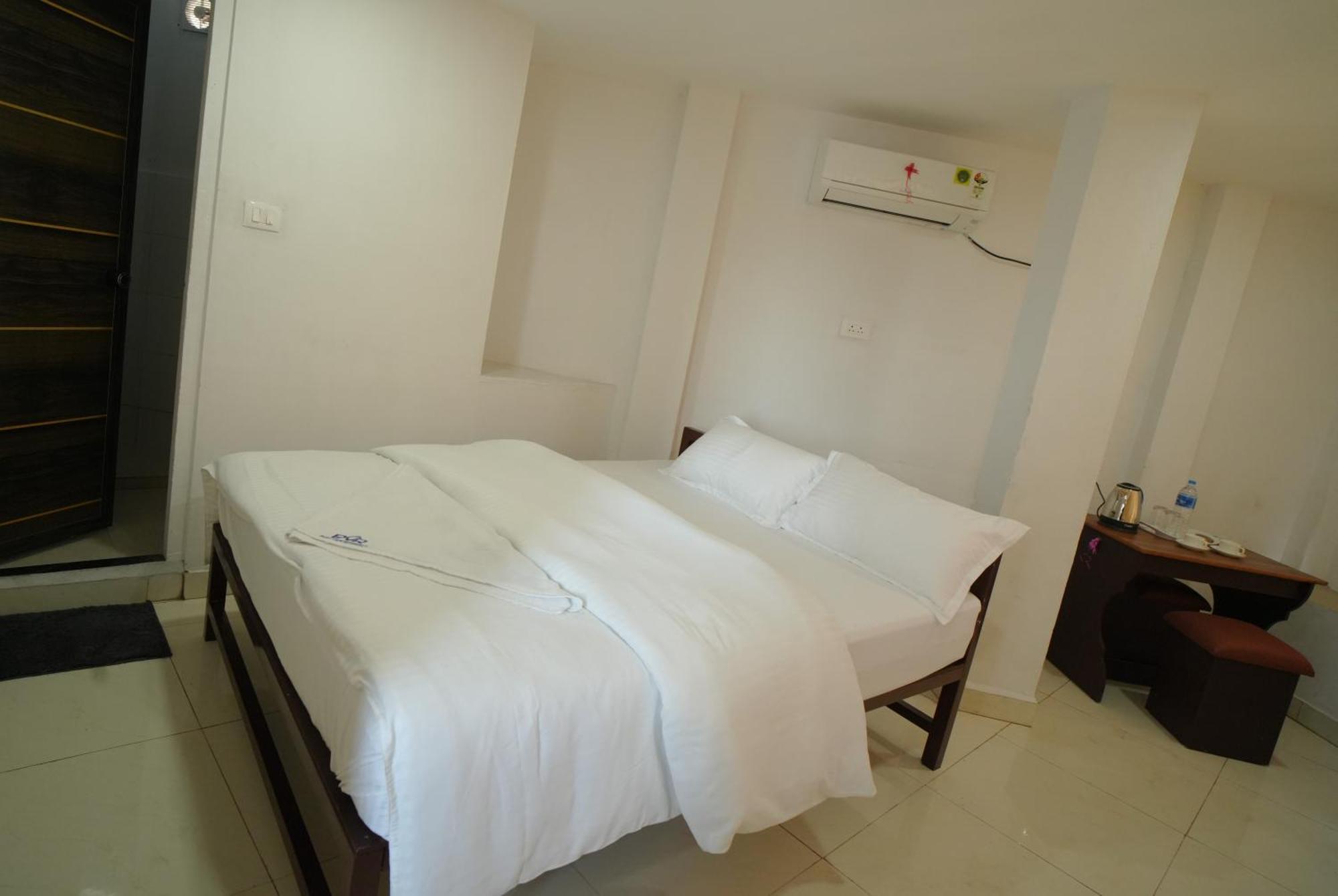 Port View Residency Pvr Hotel Nedumbassery Kültér fotó