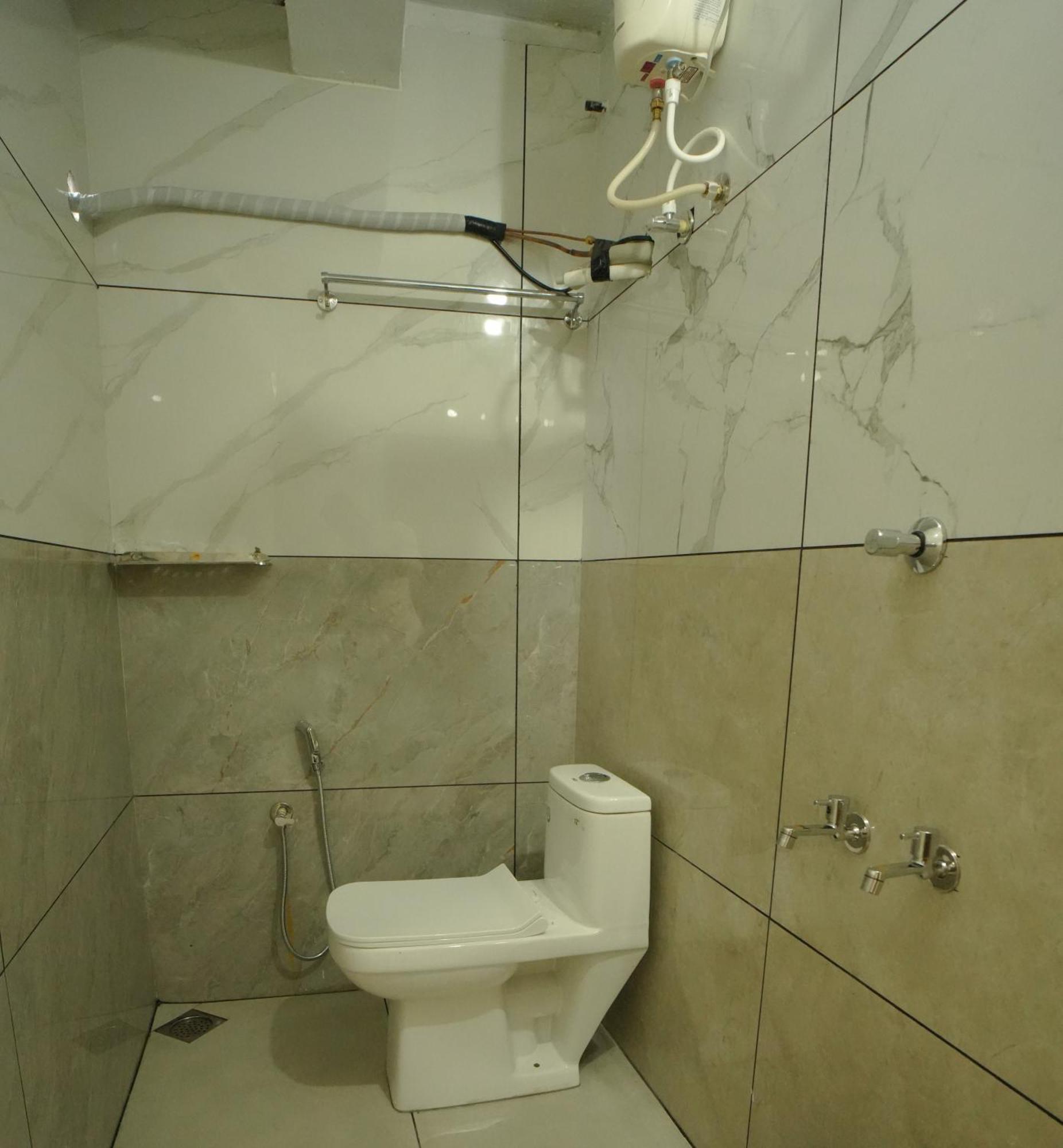 Port View Residency Pvr Hotel Nedumbassery Kültér fotó