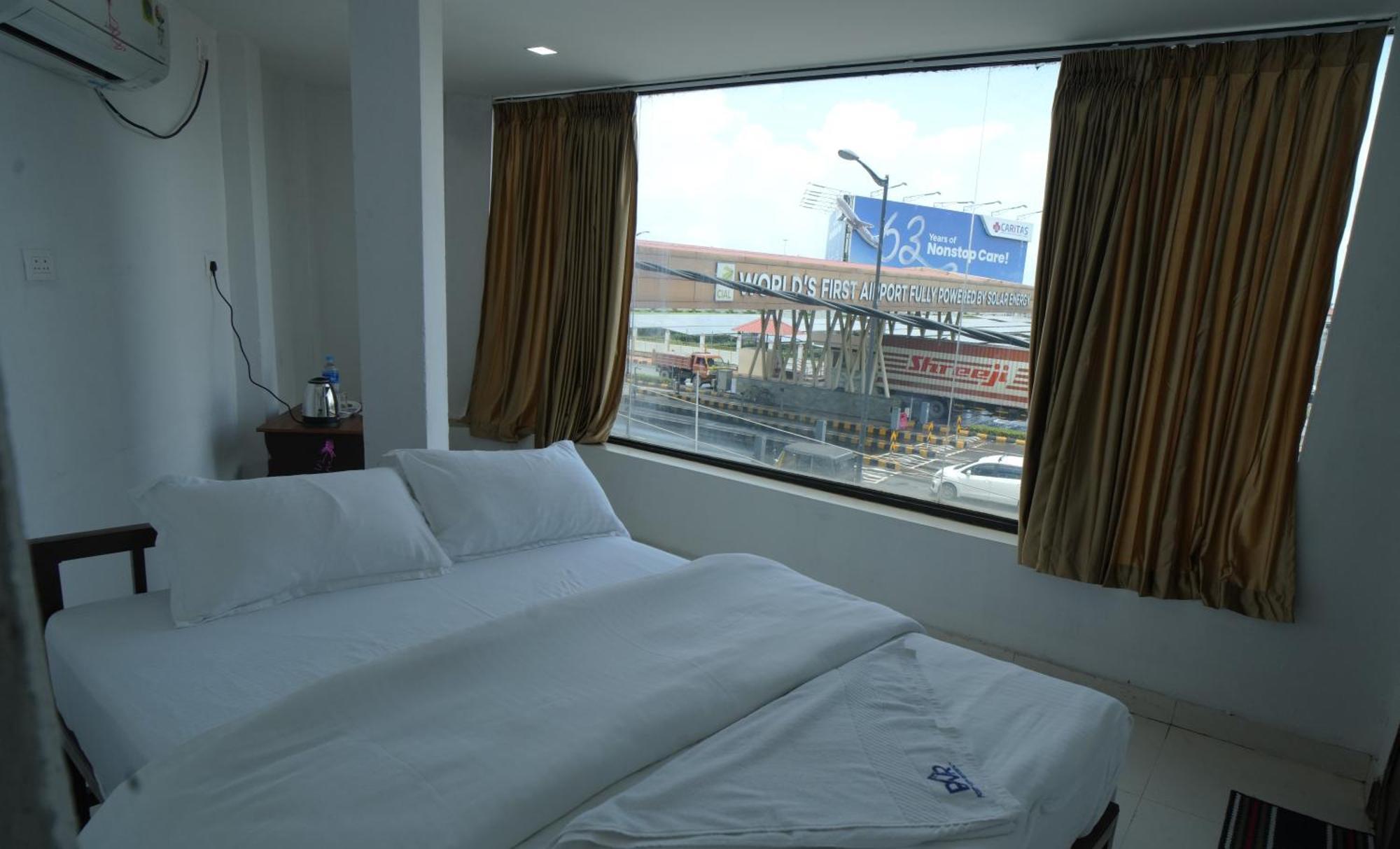 Port View Residency Pvr Hotel Nedumbassery Kültér fotó