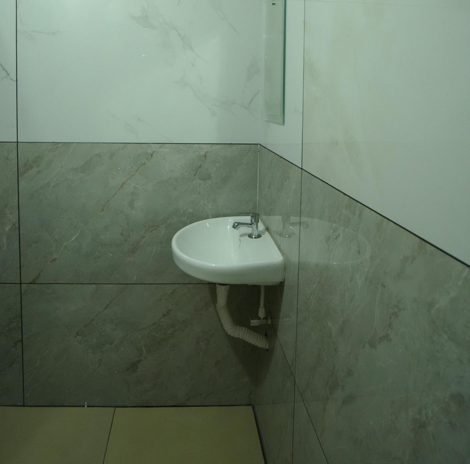 Port View Residency Pvr Hotel Nedumbassery Kültér fotó