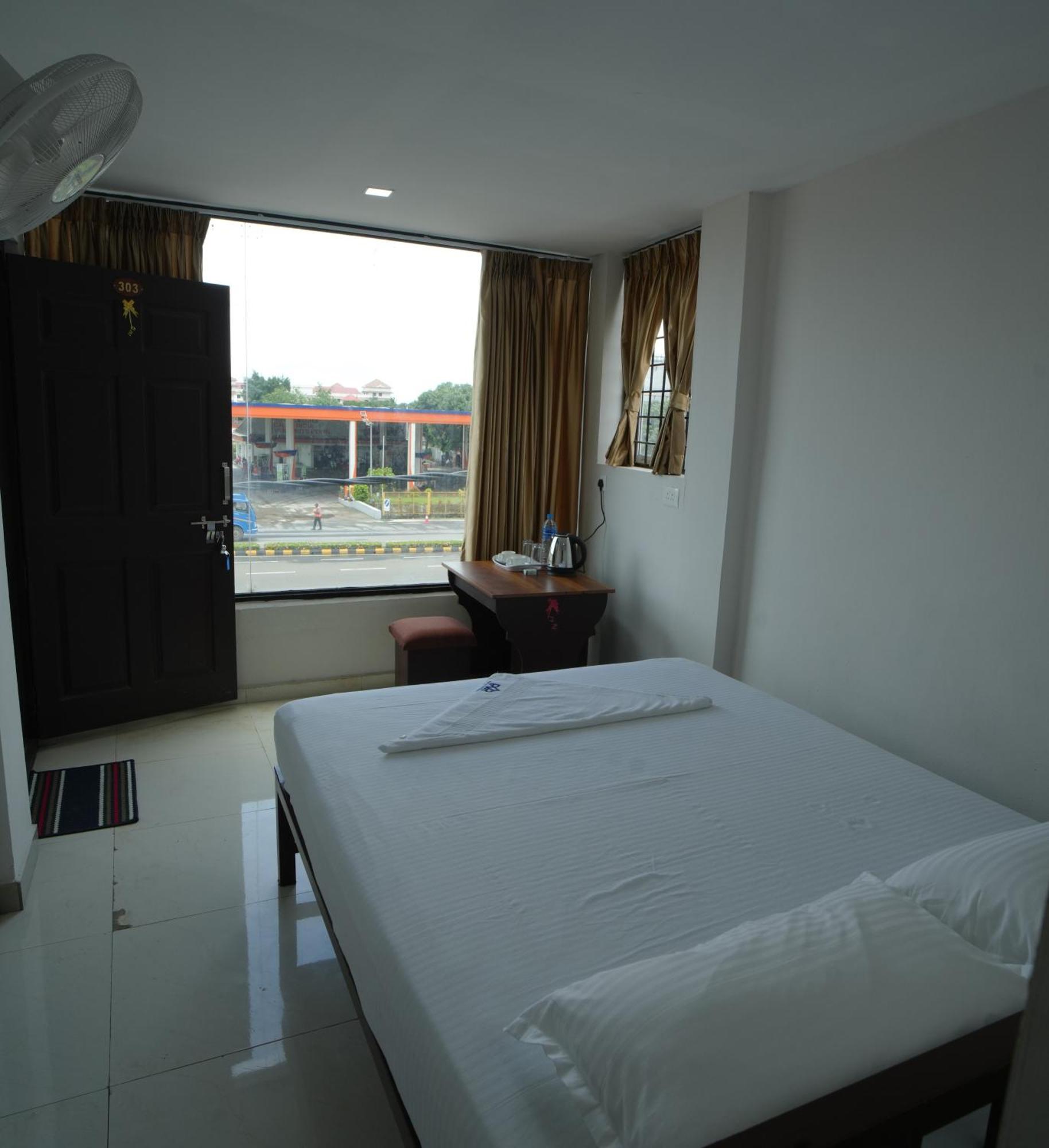 Port View Residency Pvr Hotel Nedumbassery Kültér fotó