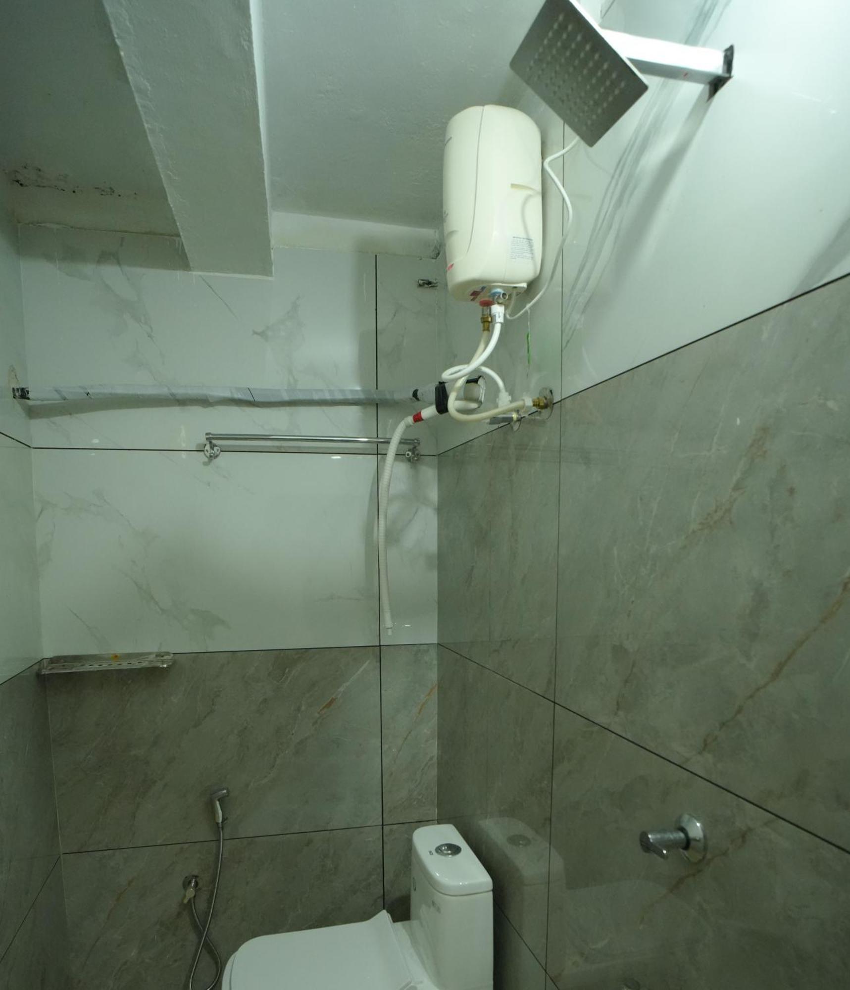 Port View Residency Pvr Hotel Nedumbassery Kültér fotó
