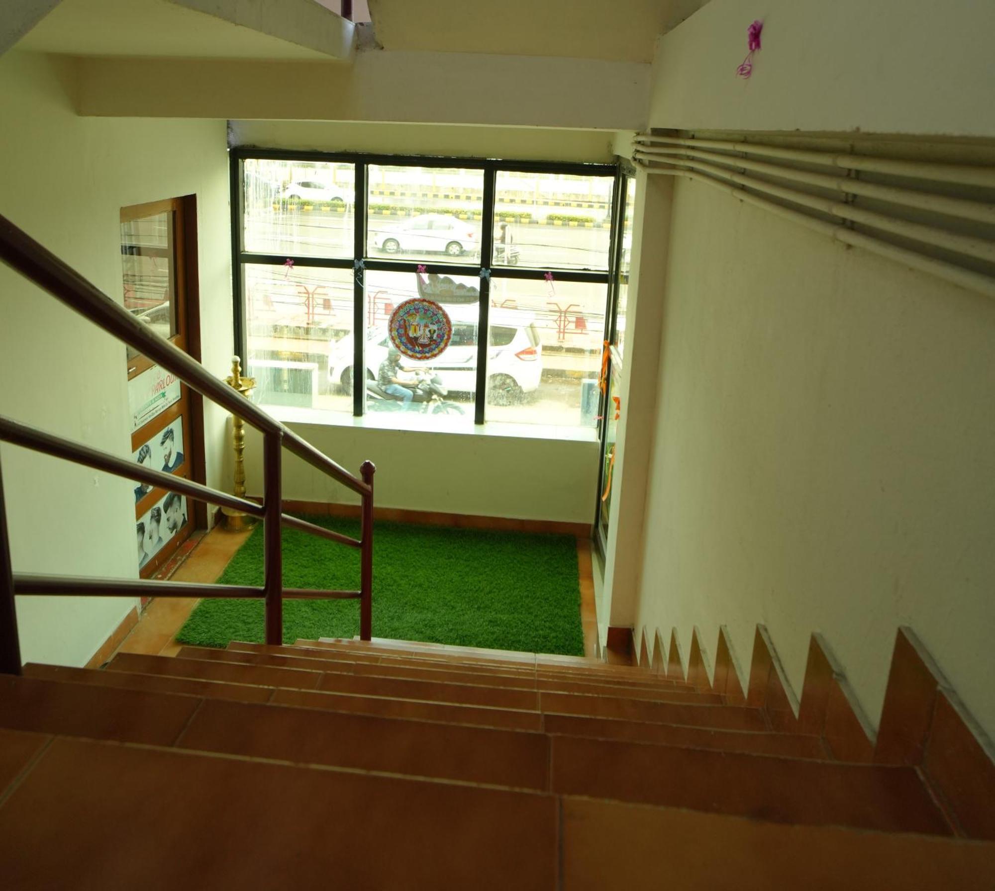 Port View Residency Pvr Hotel Nedumbassery Kültér fotó
